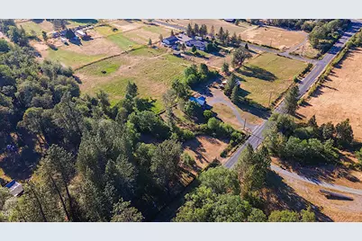 19560 Williams Highway, Williams, OR 97544 - Photo 47