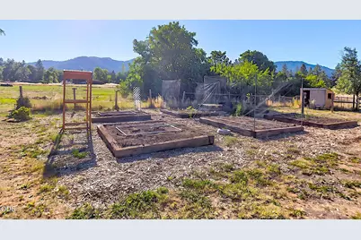 19560 Williams Highway, Williams, OR 97544 - Photo 27