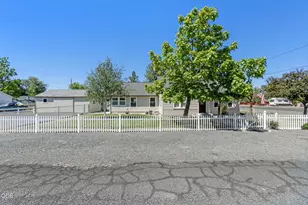 540 E 2nd St, Merrill, OR 97633 - Photo 3
