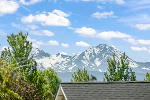 63177 Iner Loop, Bend, OR 97701 - Photo 5