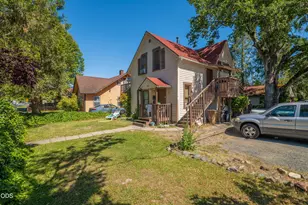 324 NE D St, Grants Pass, OR 97526 - Photo 1