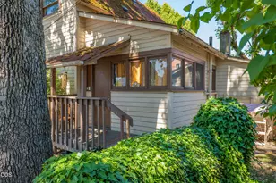 324 NE D St, Grants Pass, OR 97526 - Photo 5