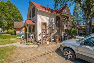 324 NE D St, Grants Pass, OR 97526 - Photo 3