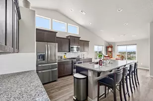 3375 NW Canyon Dr, Redmond, OR 97756 - Photo 11