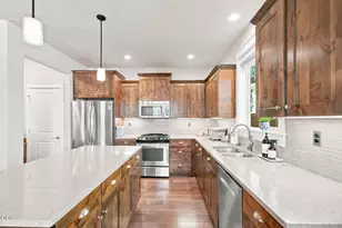 1305 Northwest Criterion Lane, Bend, OR 97703 - Photo 9