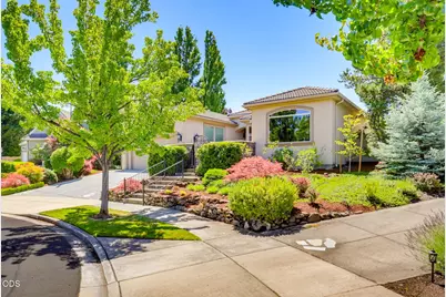 635 Seventh Fairway Drive, Medford, OR 97504 - Photo 69