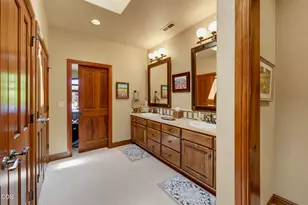 635 7th Fairway Dr, Medford, OR 97504 - Photo 55