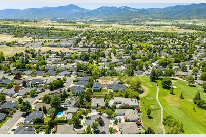 635 Seventh Fairway Drive, Medford, OR 97504 - Photo 75
