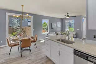 61094 SE Sydney Harbor Dr, Bend, OR 97702 - Photo 13