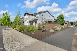 61094 SE Sydney Harbor Dr, Bend, OR 97702 - Photo 1