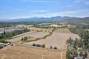 2991 W Main St, Medford, OR 97501 - Photo 9