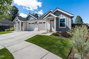 20713 SE Iron Horse Ln, Bend, OR 97702 - Photo 3