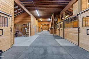 67480 Cloverdale Rd, Bend, OR 97703 - Photo 35