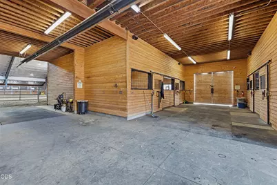 67480 Cloverdale Road, Bend, OR 97703 - Photo 33
