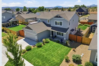 241 NW Monte Vista Avenue, Madras, OR 97741 - Photo 3