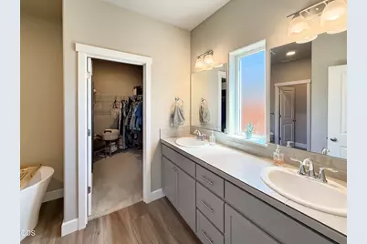 241 NW Monte Vista Avenue, Madras, OR 97741 - Photo 19