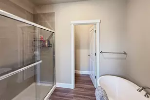 241 NW Monte Vis Ave, Madras, OR 97741 - Photo 21