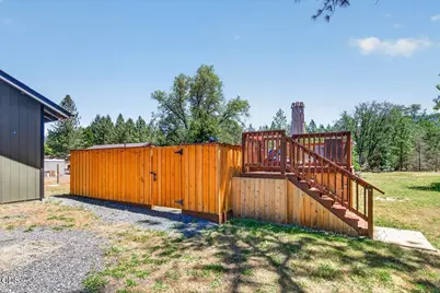 8027 E Evans Creek Road, Rogue River, OR 97537 - Photo 37