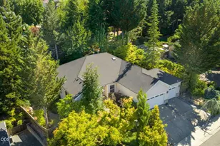 1119 NW Morgan Ln, Grants Pass, OR 97526 - Photo 11