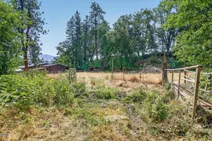 624 Crowson Rd, Ashland, OR 97520 - Photo 35