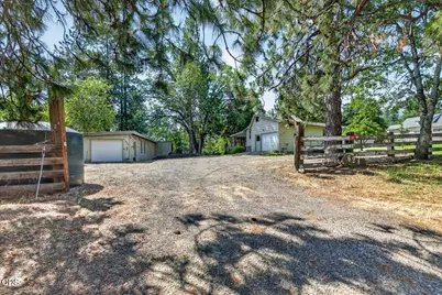 624 Crowson Road, Ashland, OR 97520 - Photo 3