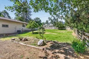 624 Crowson Rd, Ashland, OR 97520 - Photo 5