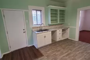 108 N Columbus Ave, Medford, OR 97501 - Photo 5