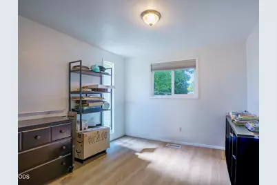 609 E Archwood Drive, Eagle Point, OR 97524 - Photo 11