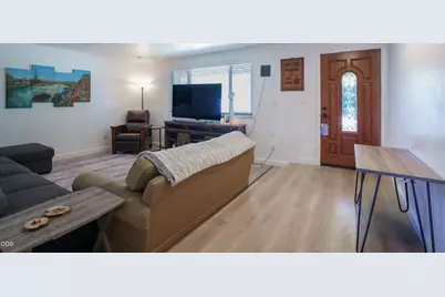 609 E Archwood Drive, Eagle Point, OR 97524 - Photo 5