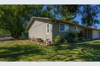 609 E Archwood Drive, Eagle Point, OR 97524 - Photo 3