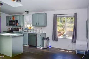 1956 Worthington Rd, Eagle Point, OR 97524 - Photo 5