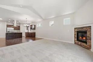 21171 SE Kayla Ct, Bend, OR 97702 - Photo 9