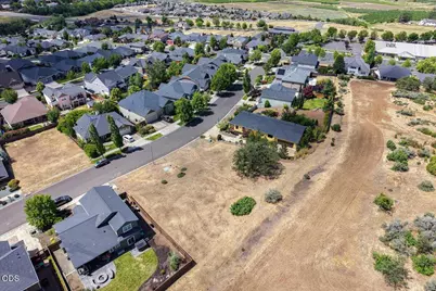 4359 Vista Pointe Drive, Medford, OR 97504 - Photo 11
