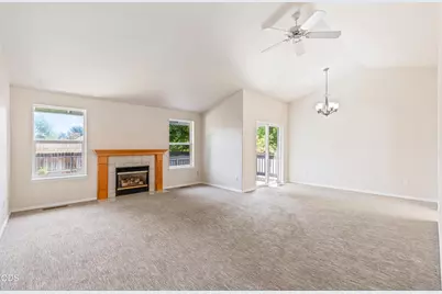 634 NW 22nd Street, Redmond, OR 97756 - Photo 5