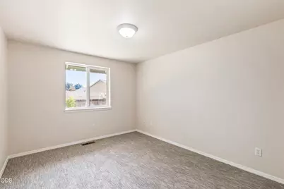 634 NW 22nd Street, Redmond, OR 97756 - Photo 17