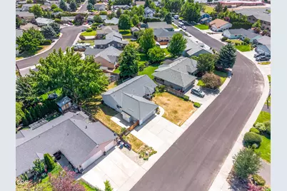 634 NW 22nd Street, Redmond, OR 97756 - Photo 33