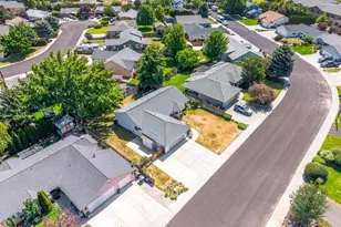 634 NW 22nd St, Redmond, OR 97756 - Photo 33
