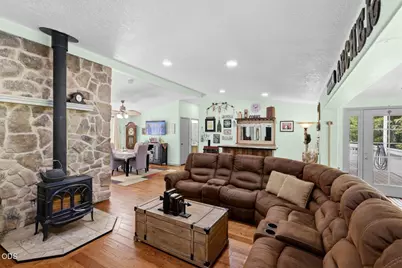 4300 Pleasant Creek Road, Rogue River, OR 97537 - Photo 27