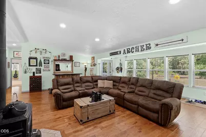 4300 Pleasant Creek Road, Rogue River, OR 97537 - Photo 29