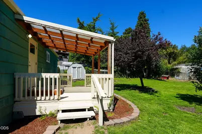 2172 17th Street, North Bend, OR 97459 - Photo 3