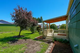 2172 17th St, North Bend, OR 97459 - Photo 11