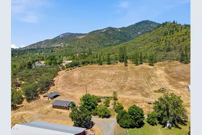 8960 N Applegate Road, Grants Pass, OR 97527 - Photo 31