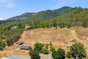 8960 N Applegate Rd, Grants Pass, OR 97527 - Photo 31