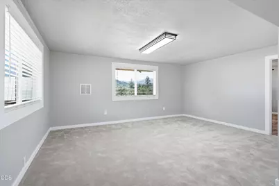 8960 N Applegate Road, Grants Pass, OR 97527 - Photo 11