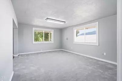 8960 N Applegate Road, Grants Pass, OR 97527 - Photo 13