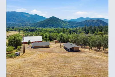 8960 N Applegate Road, Grants Pass, OR 97527 - Photo 33