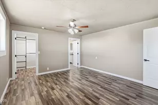 8960 N Applegate Rd, Grants Pass, OR 97527 - Photo 15
