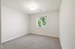 1852 Summer Pl, Talent, OR 97540 - Photo 15