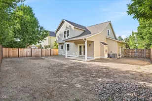1852 Summer Pl, Talent, OR 97540 - Photo 23