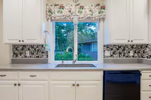912 Mountain View Dr, Medford, OR 97504 - Photo 9